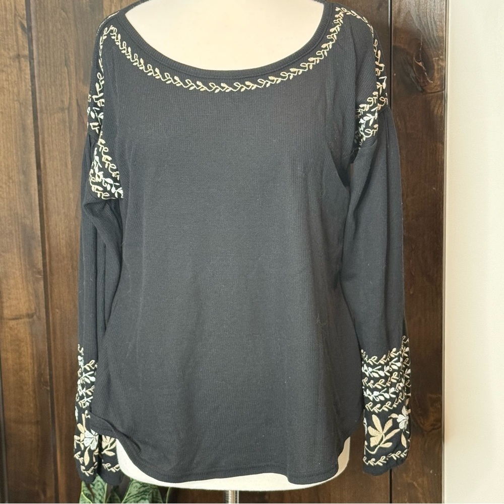 Liberty Lane Women’s XL long sleeve blouse embroidered flora scoop neck